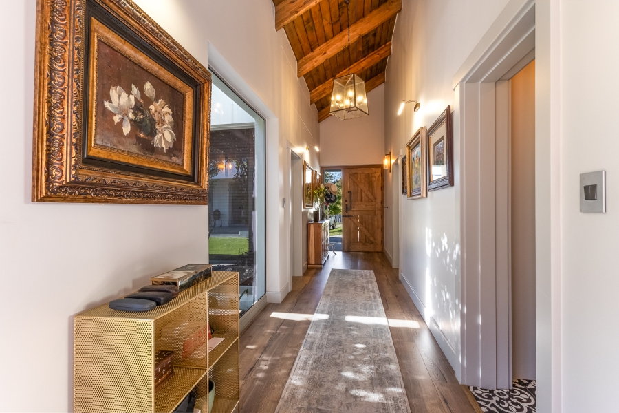 4 Bedroom Property for Sale in Lemoenkloof Western Cape
